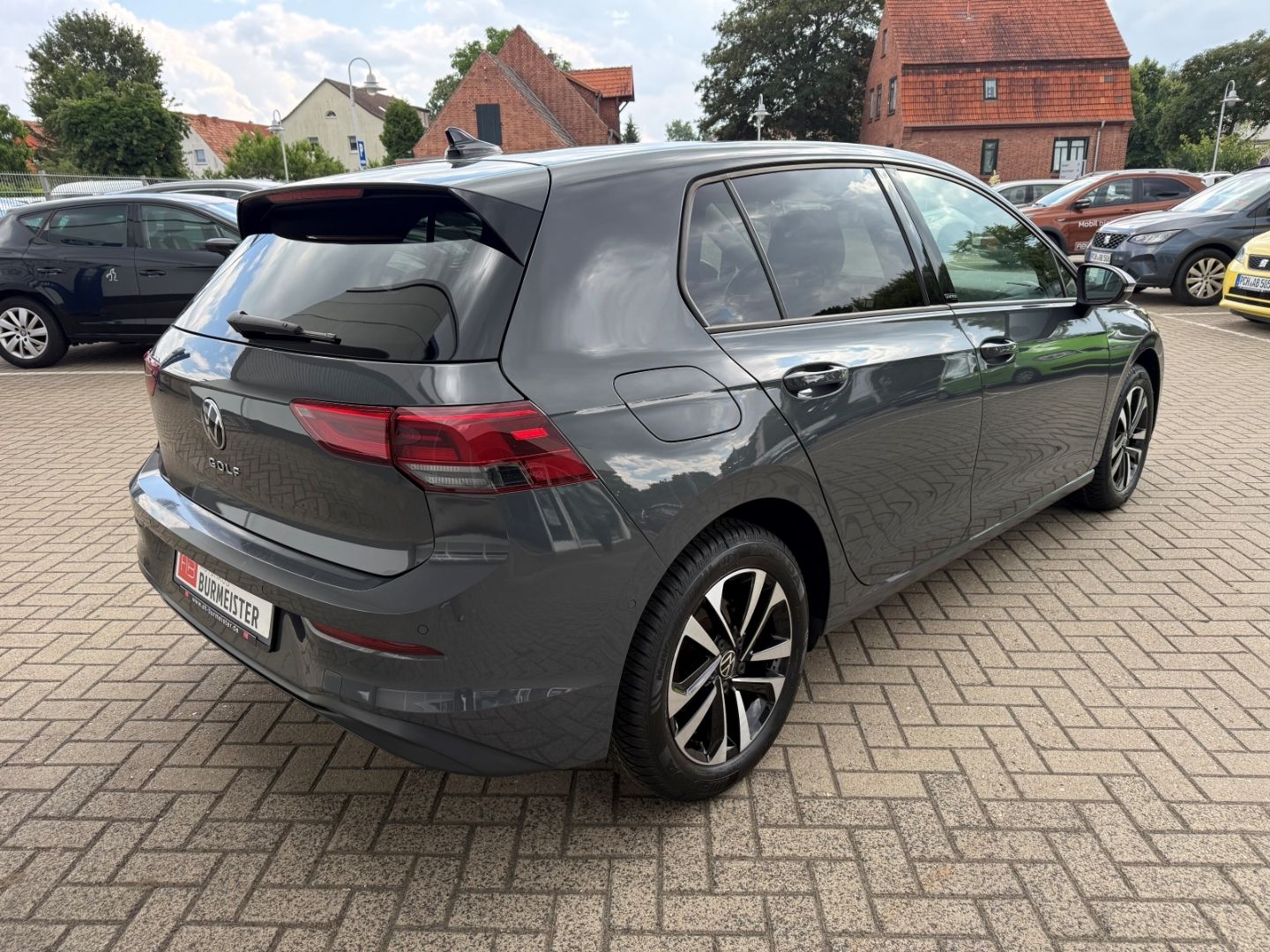Fahrzeugabbildung Volkswagen Golf VIII United 1,5 TSI Navi Digi Cockpit LED A