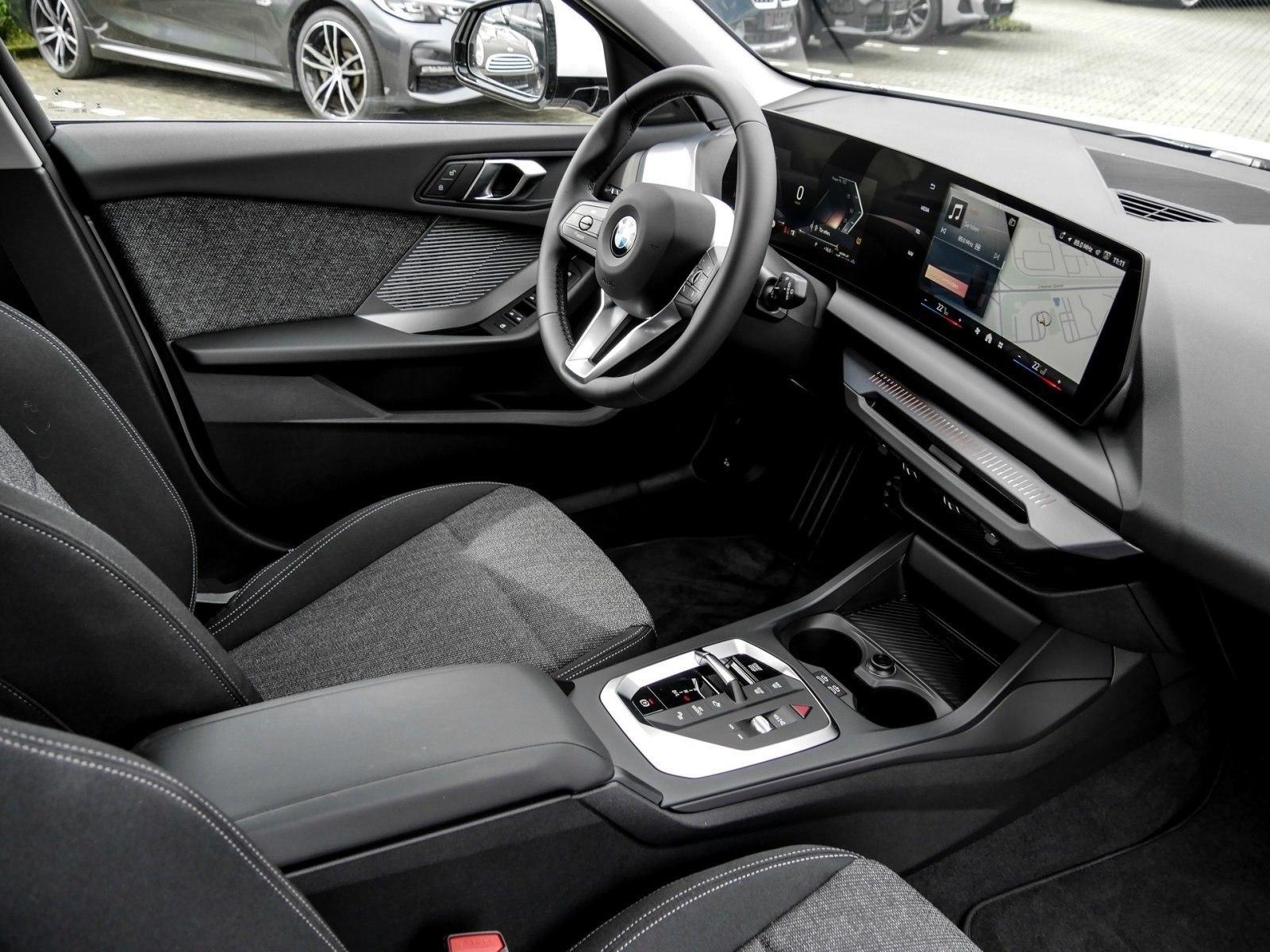 BMW 120 RFK NAVI LED PDC V+H DAB Parkass. Tempomat