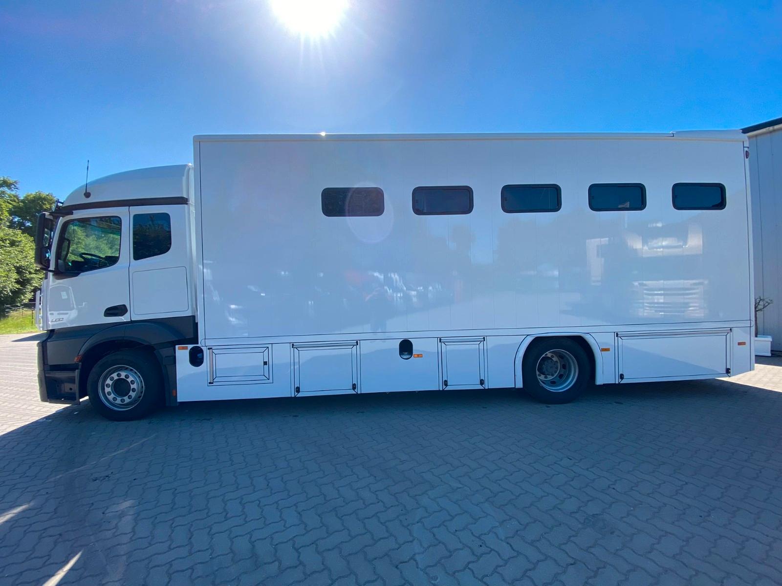 Mercedes-Benz ACTROS 1832  TT-XL  7 Pferde 6 Sitze Neufahrzeug