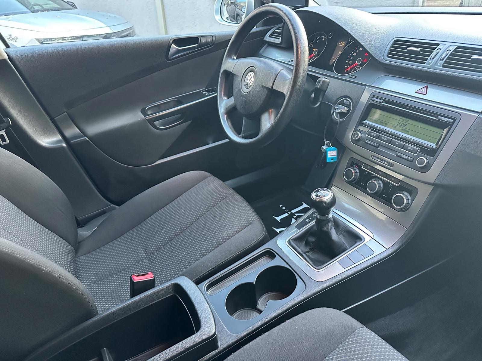 Volkswagen Passat 2010 — photo 25