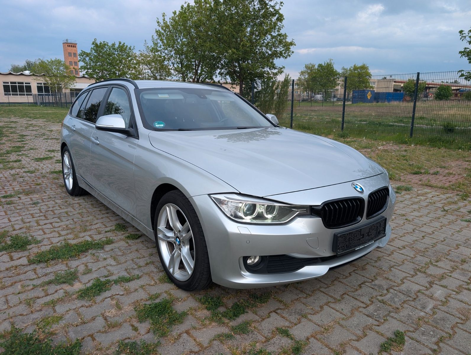 BMW BMW 318d F31, BiXenon, Navi, Unfallfrei