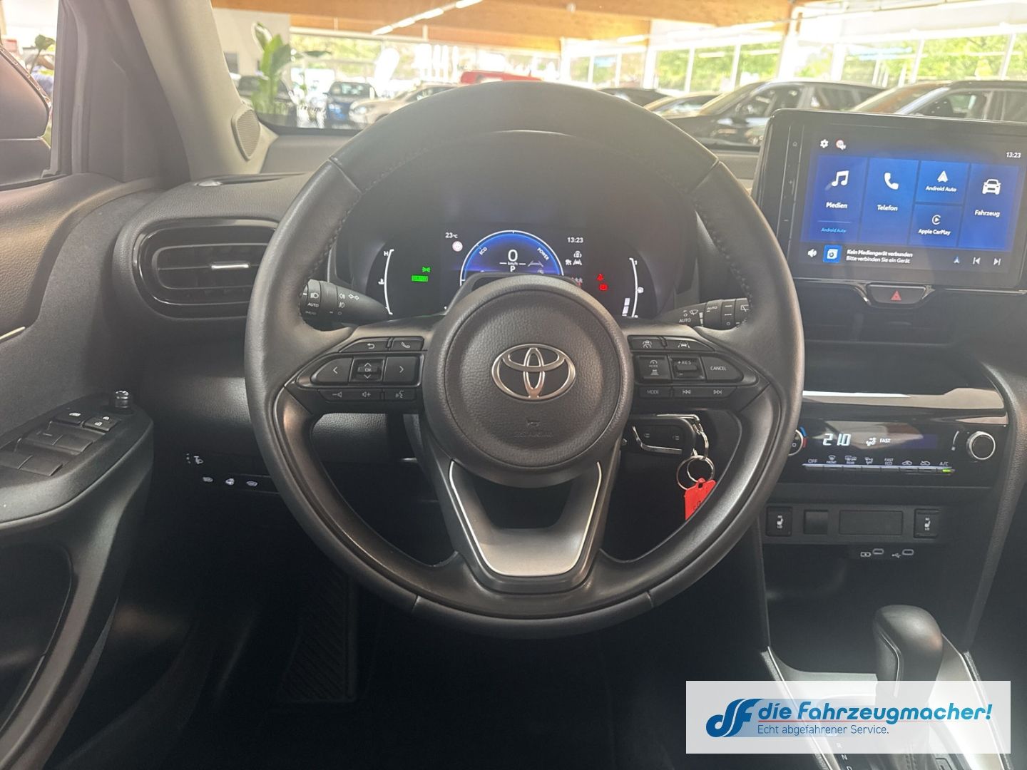 Fahrzeugabbildung Toyota Yaris Cross Hybrid FWD Comfort ACC DAB Spurhalte