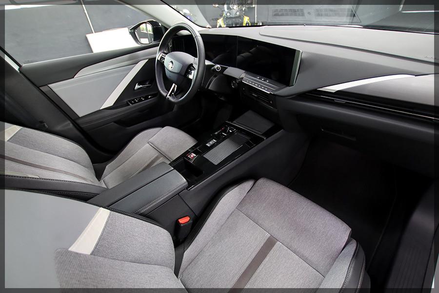 Opel Astra L Elegance NAVI / PDC / CAM