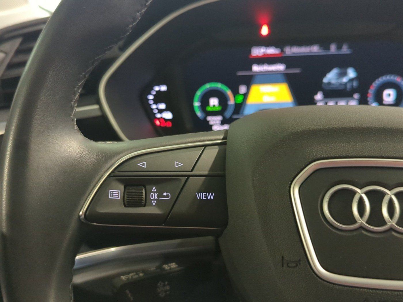 Audi Q3 45 TFSIe S-tronic S line LED NAVI PANO KLIMA foto 24