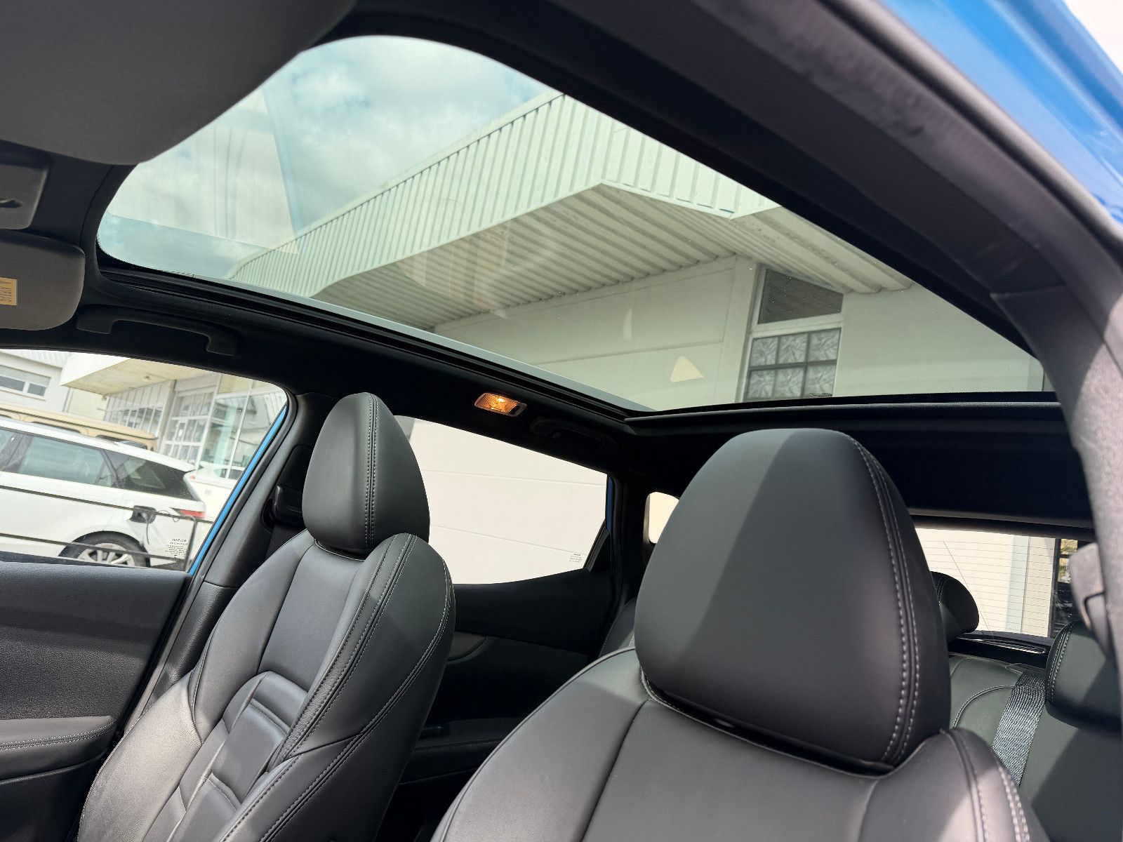 Fahrzeugabbildung Nissan Qashqai Tekna /GLASDACH/360°/MEMORY/NAVI