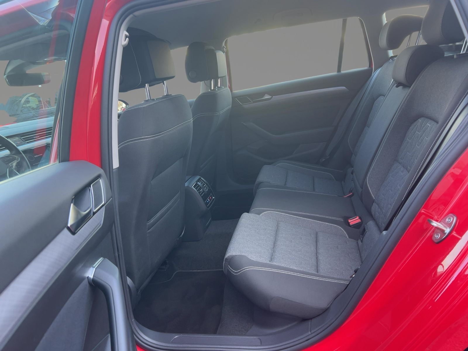Volkswagen Passat Variant - Bild 8