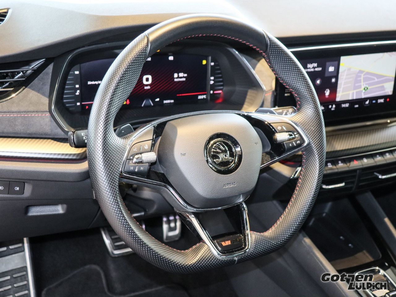 Fahrzeugabbildung SKODA Octavia Combi 2.0 TDI RS DSG Navi AHK Pano DCC