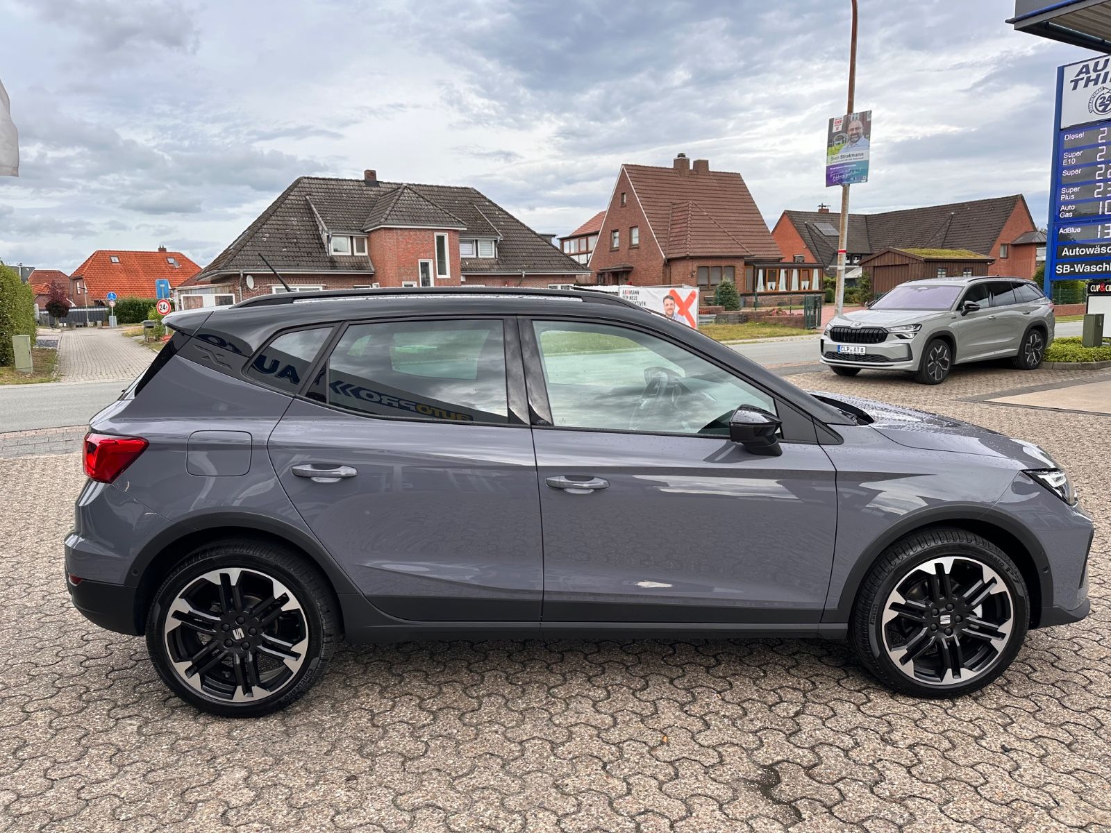 Fahrzeugabbildung SEAT Arona 1.5 TSI FR Black Edition DSG ACC/LED/Kamer