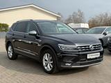 Volkswagen Tiguan Allspace Highline 4M DSG*LED*AHK*CAM*7SIZ - : Alcantara, Berganfahrassistent