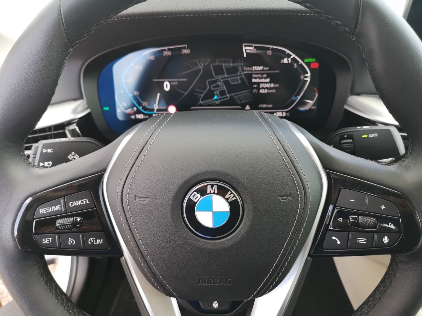 BMW 530 i xDr. Luxury Line LASER LEDER NAVI PDC SHZ foto 24