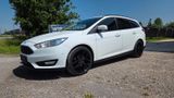 Ford Focus 1,5TDCi Navi AHK 8fach bereift Scheckheft  - Ford Focus mit Diesel-Antrieb: 1.8