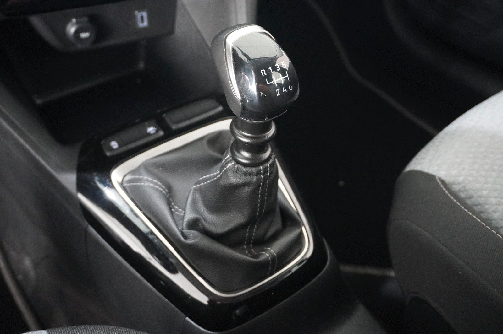 Fahrzeugabbildung Opel Corsa F 1.2 FACELIFT NAVI/LED/KAMERA/VIRTU./SHZ