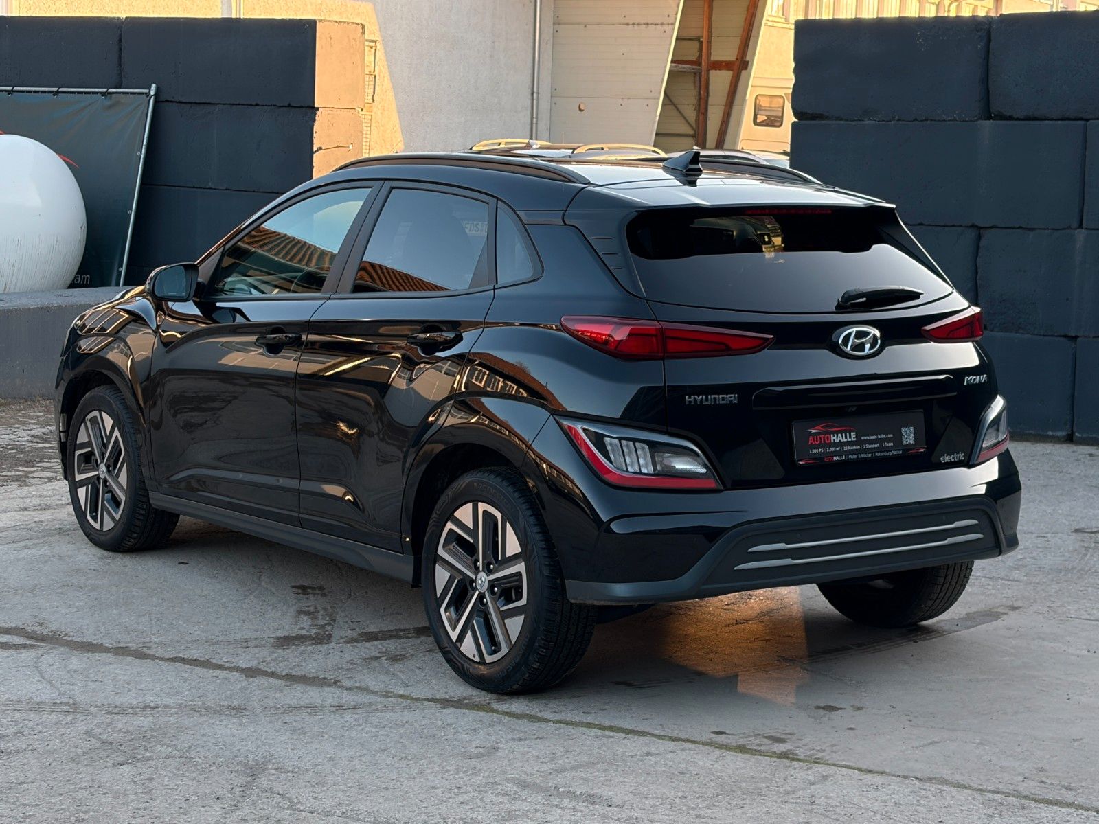 Fahrzeugabbildung Hyundai Kona Elektro TREND 2WD ACC CAM CarPlay LHZ SHZ