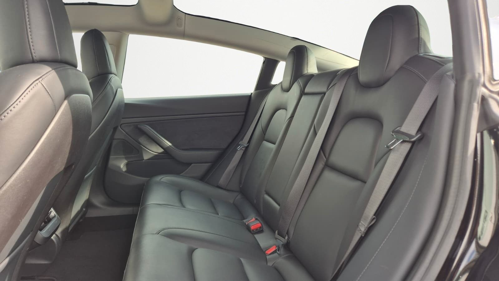 Fahrzeugabbildung Tesla PERFORMANCE DUAL-MOTOR AWD NAVI LED 360° KAM