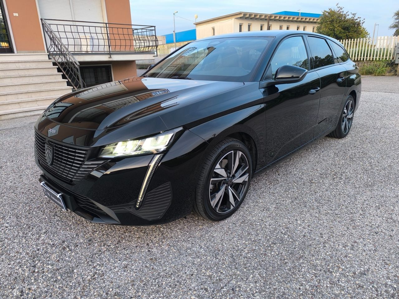 Other Peugeot 308 BlueHDi 130 S&S EAT8 SW Allure Pack imagem 2