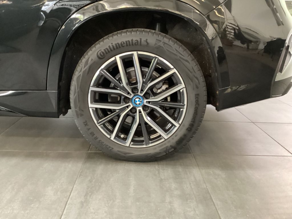 BMW iX1 xDrive 30 Sportpaket AD Navi Digitales Cockp foto 22