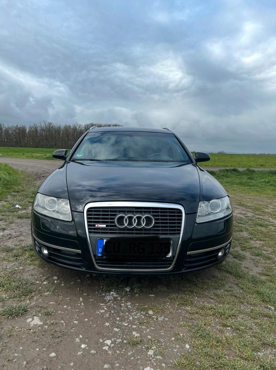 Audi Quattro 2008 — салон