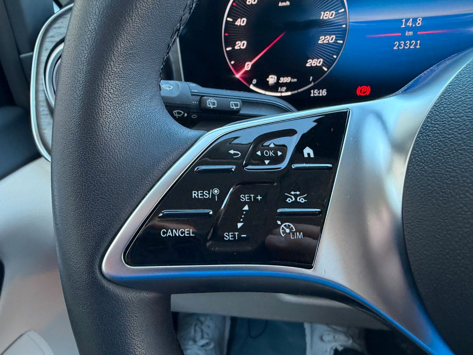 Fahrzeugabbildung Mercedes-Benz V 220 d AVA AMG AHK2,5to DISTRONIC 360Kamera
