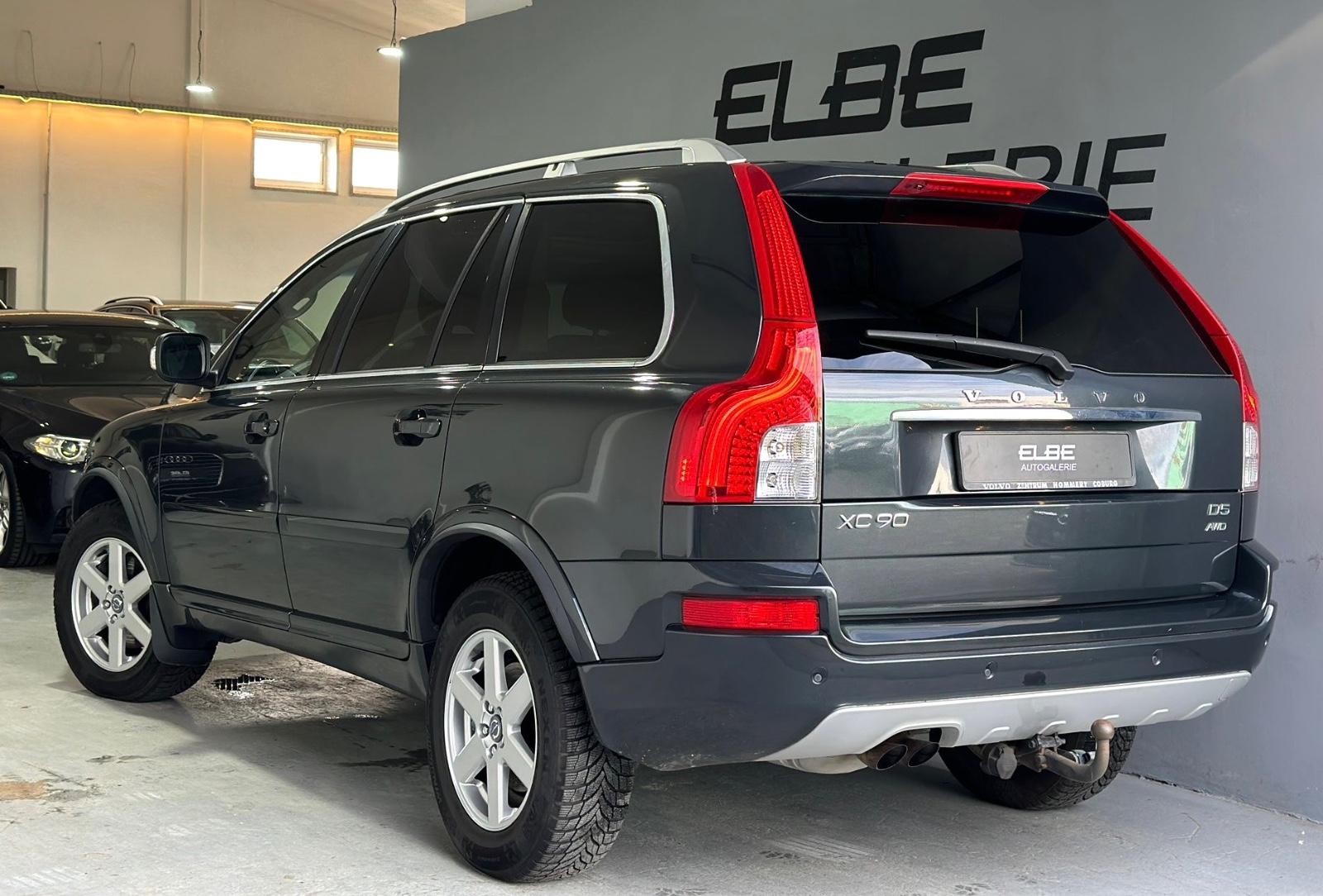 VOLVO XC90 2.4 D5 200 ch MOMENTUM GEARTRONIC 7 PLACES 4X4 - 1ère MAIN - ATTELAGE - TOIT - 194000 km