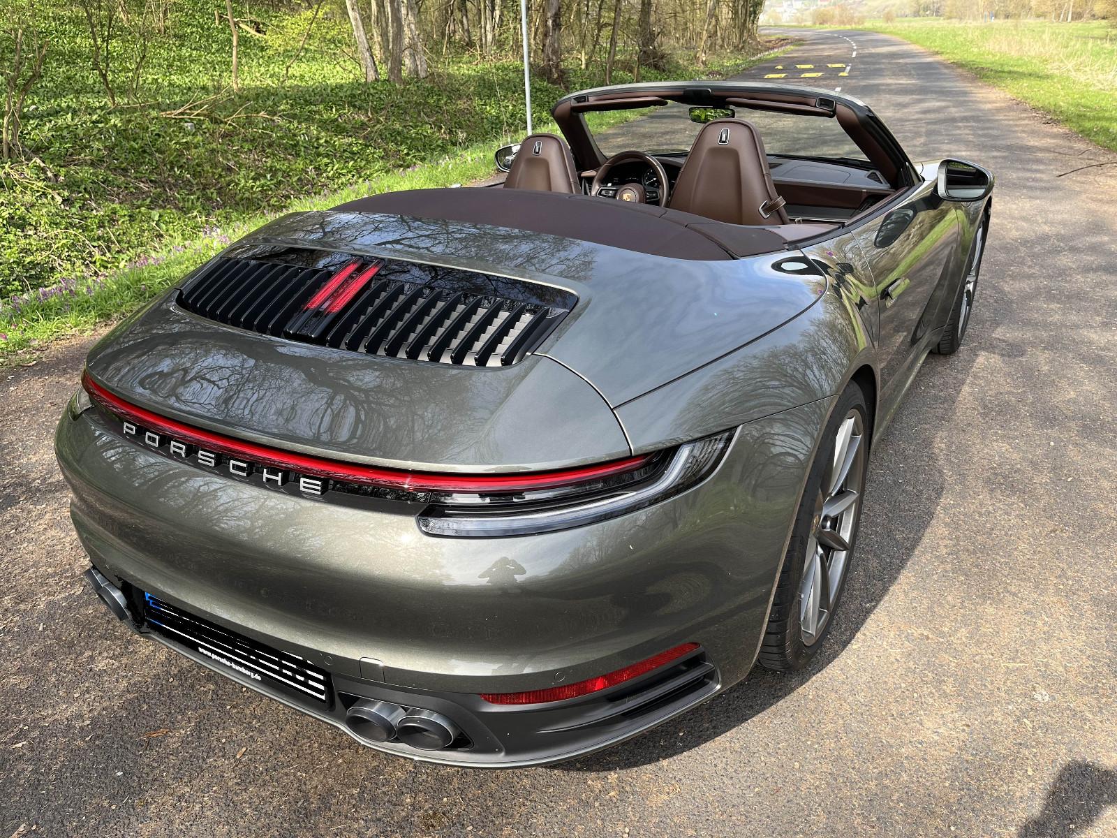Porsche 911 Carrera Cabrio "Sport Chrono" Leder trüffel