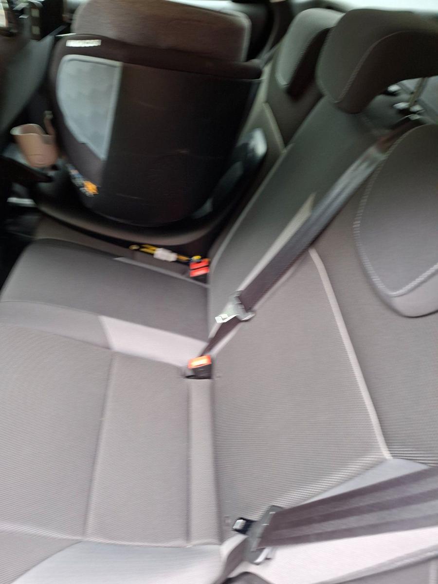 Ford Focus 2011 — фото 9