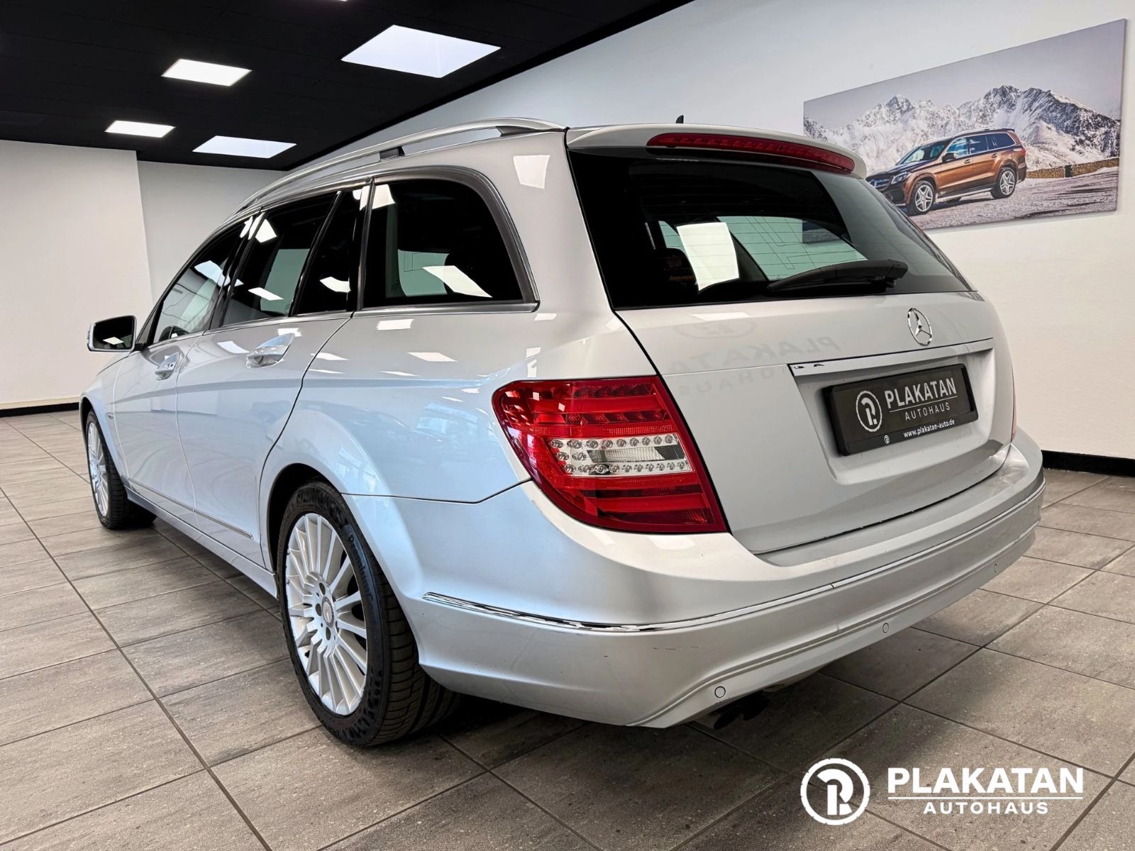 Fahrzeugabbildung Mercedes-Benz C 180CDI T-Model Bi-Xenon Automatik NAVI AHK