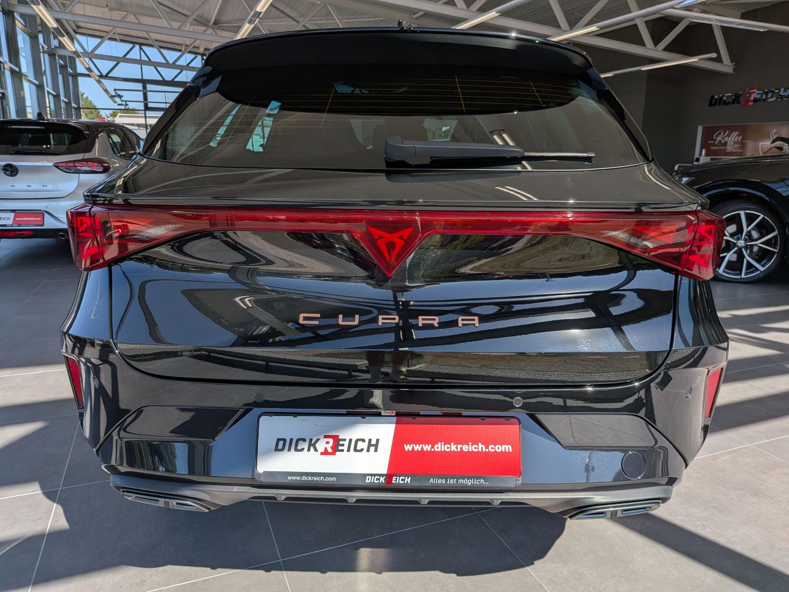 Fahrzeugabbildung CUPRA Leon 1.5 eTSI Dynamic-Edge-Paket Pano Cam AHK 18