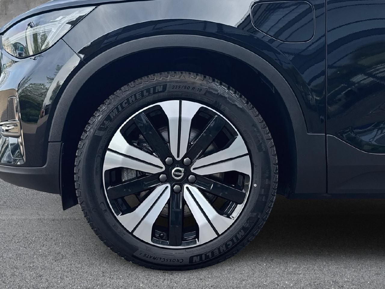 Fahrzeugabbildung Volvo XC40 T5 Plus Dark Plug-In Hybrid