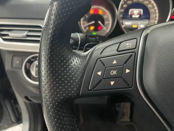 Mercedes E 200 - 11