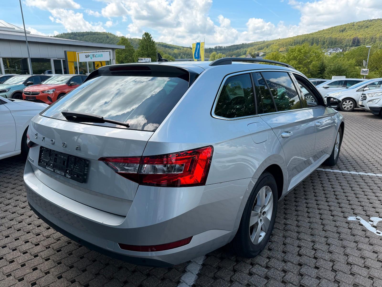 Skoda Superb Combi Ambition Navi+LED+AHK