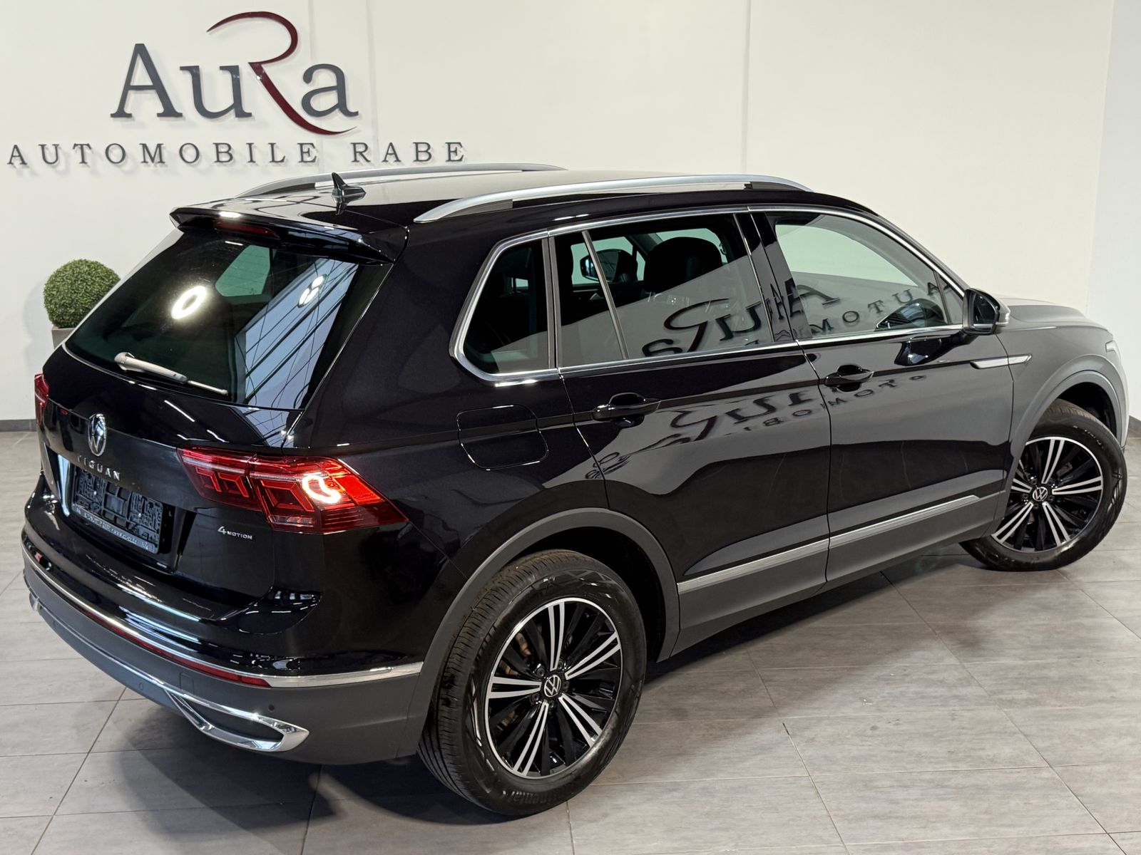 Fahrzeugabbildung Volkswagen Tiguan 4M DSG Elegance NAV+LED+AHK+VCOCK+360°+PP