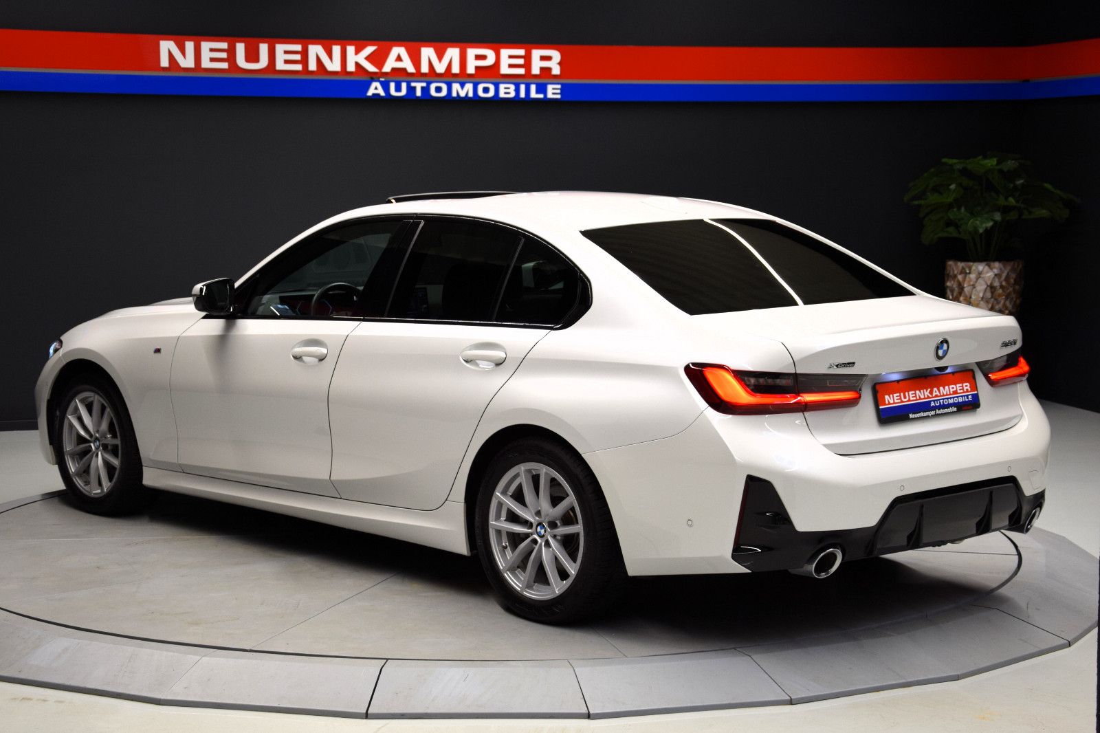 Fahrzeugabbildung BMW 320 i xDrive M Sport Schiebed. ACC Kamera HeadUp