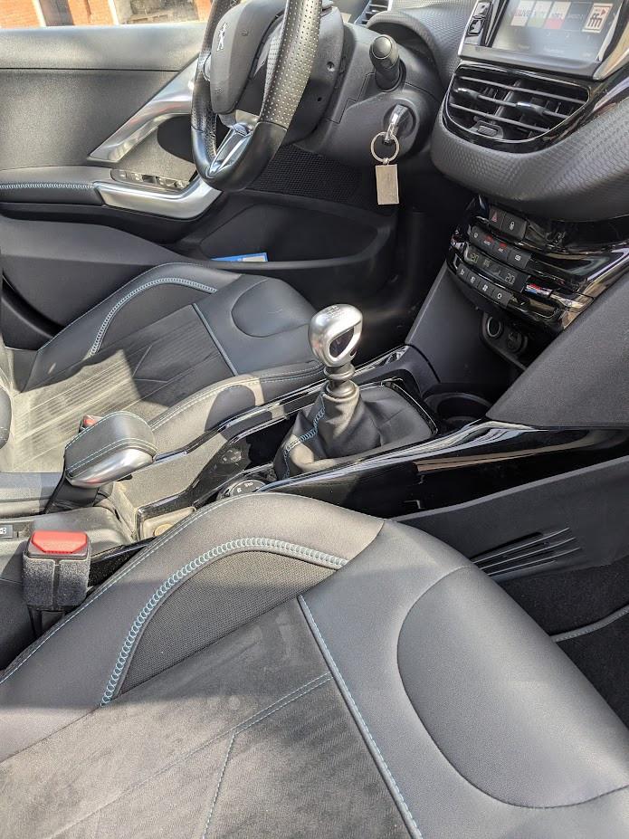 Peugeot 2008 Crossway Pure Tech, TÜV neu, Inspektion neu