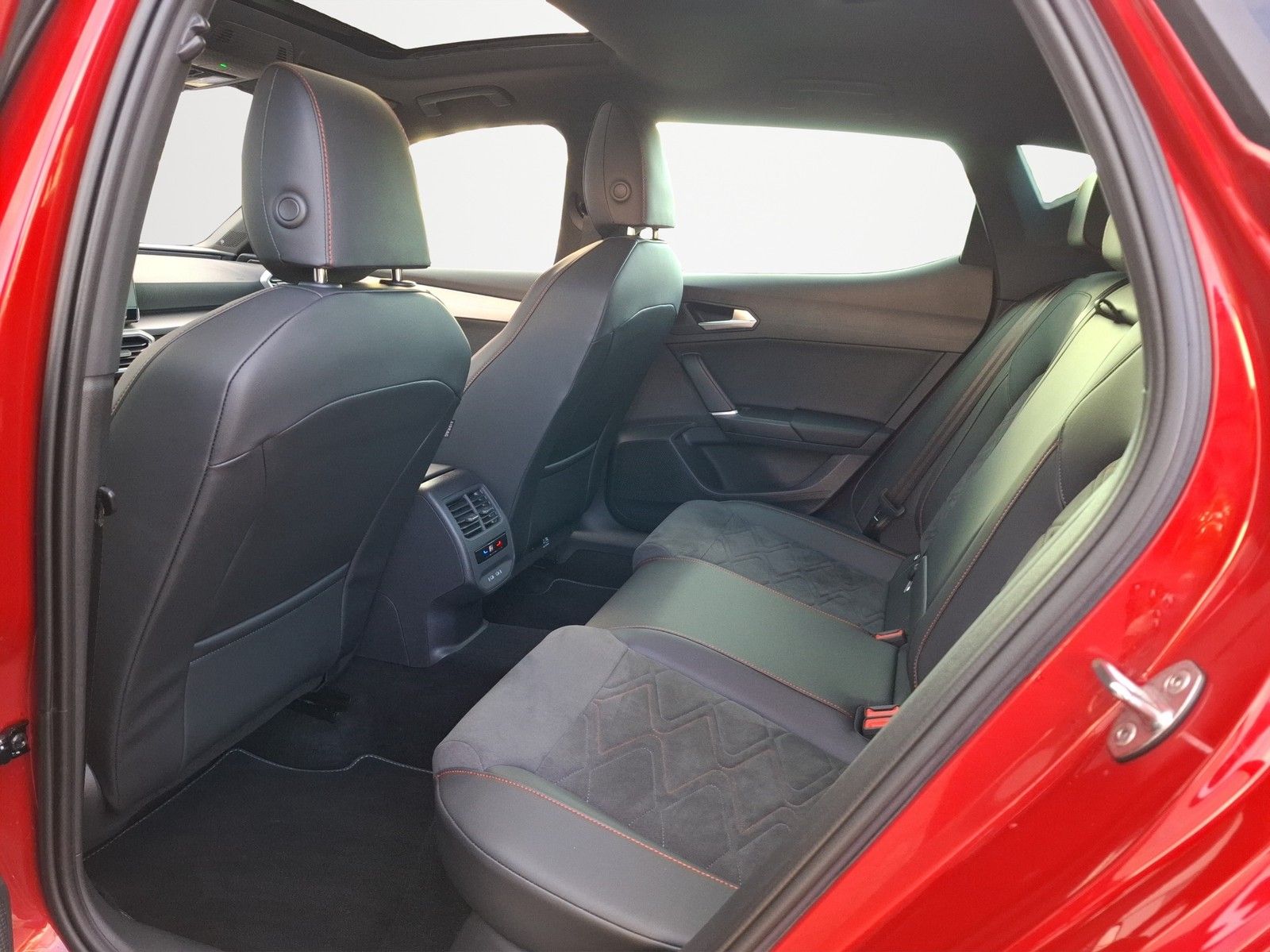 SEAT Leon FR 1.5 eTSI DSG / AHK / PANORAMA / VOLL-LED - Image 15