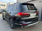BMW X7 xDrive 30 d Design Pure Excellence Rear Set - BMW: De E30