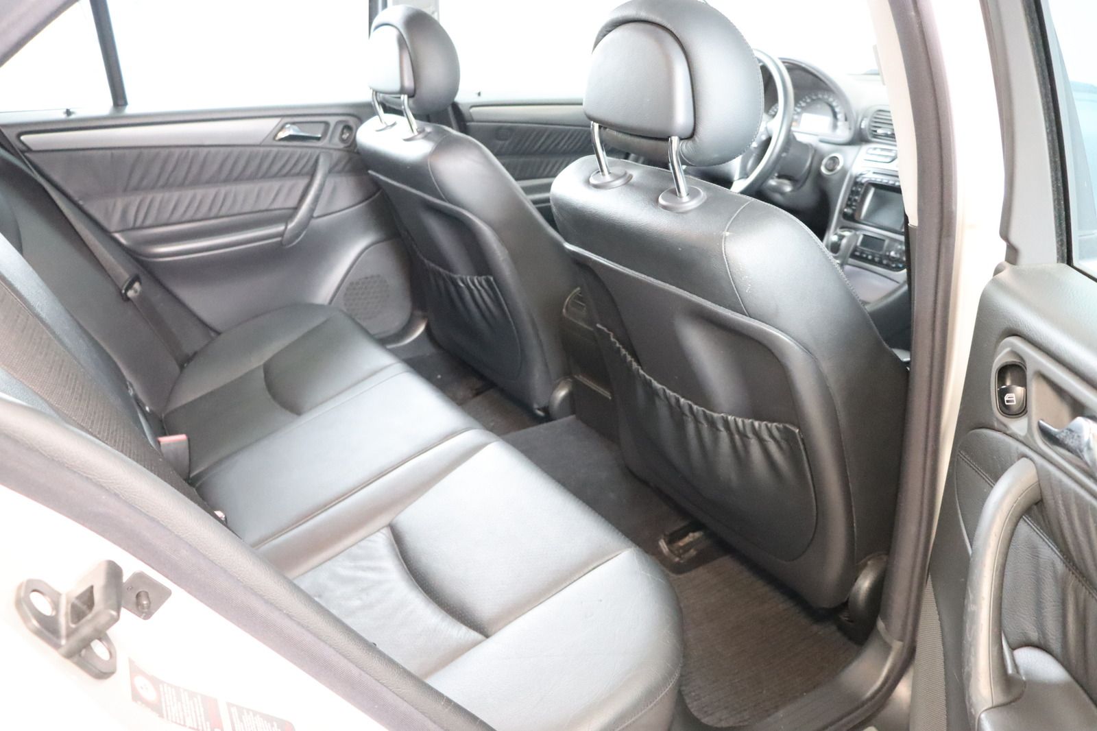 Fahrzeugabbildung Mercedes-Benz C 320 AVANTGARDE 1. Hand * Xenon * Leder * Navi