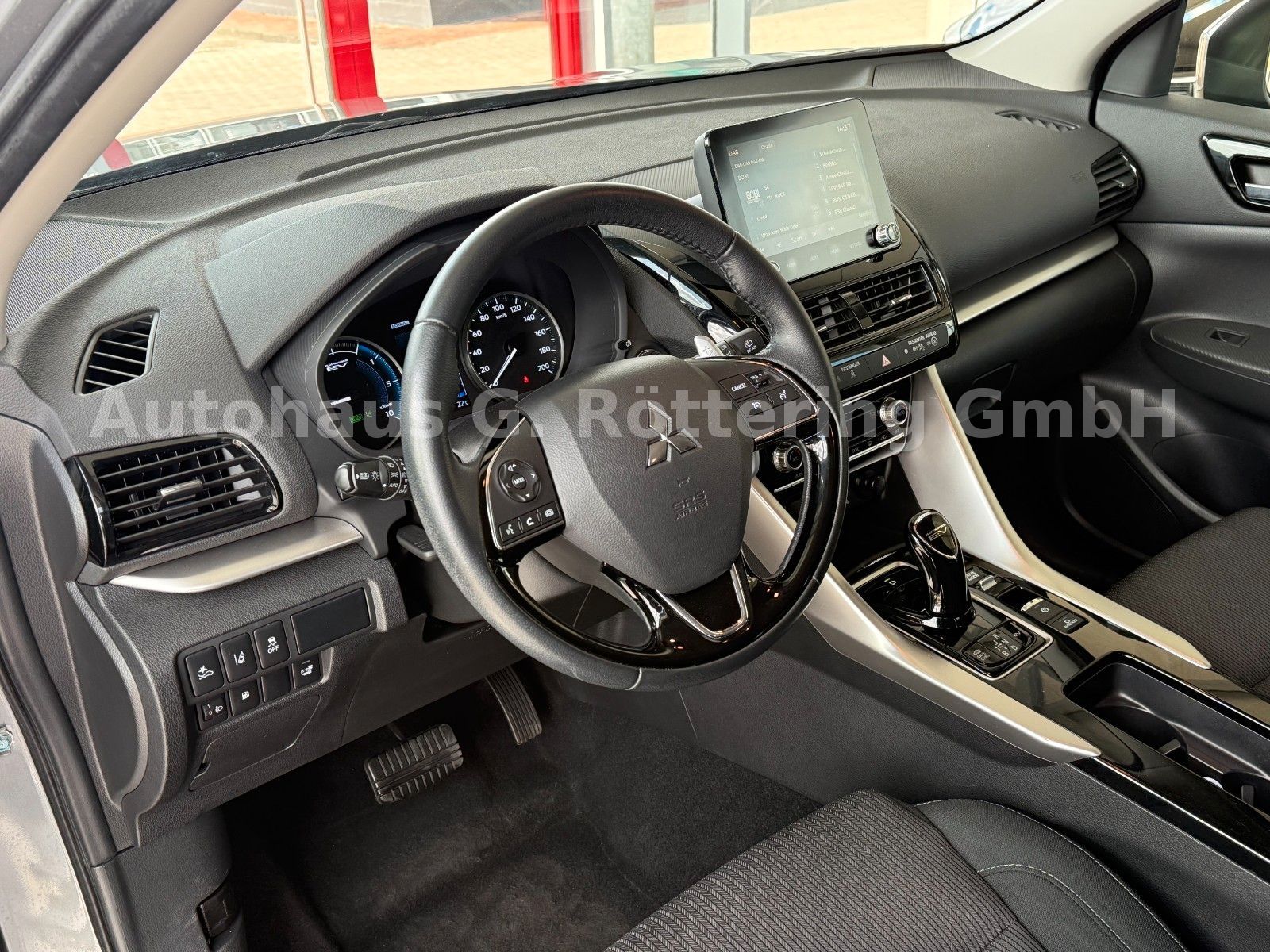 Fahrzeugabbildung Mitsubishi Eclipse Cross 2.4 PHEV 4WD +Kam +BT +SHZ +SOH97%