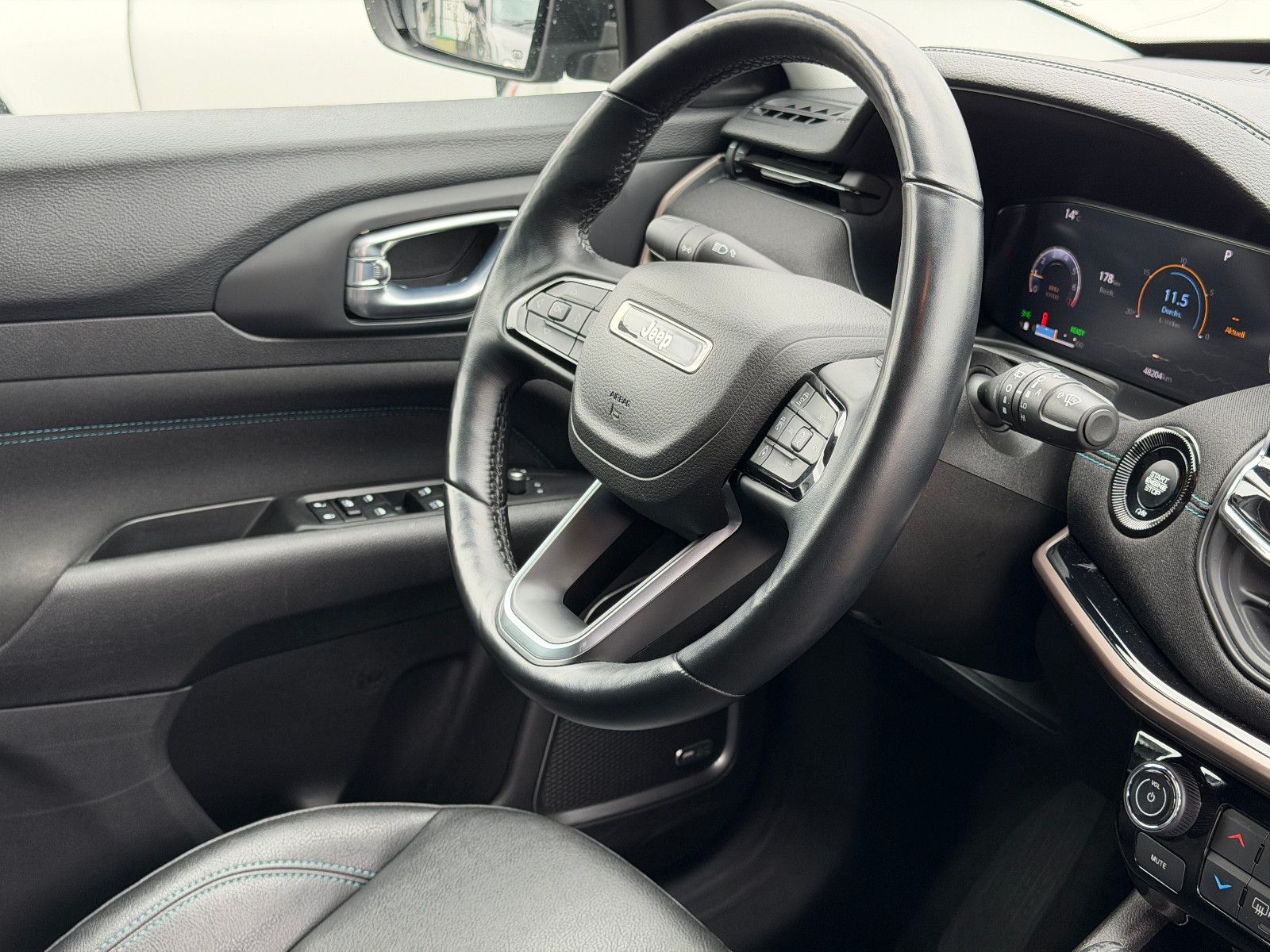Fahrzeugabbildung Jeep Compass Upland/ALIPINE-SOUND/360°KAM/CARPLAY