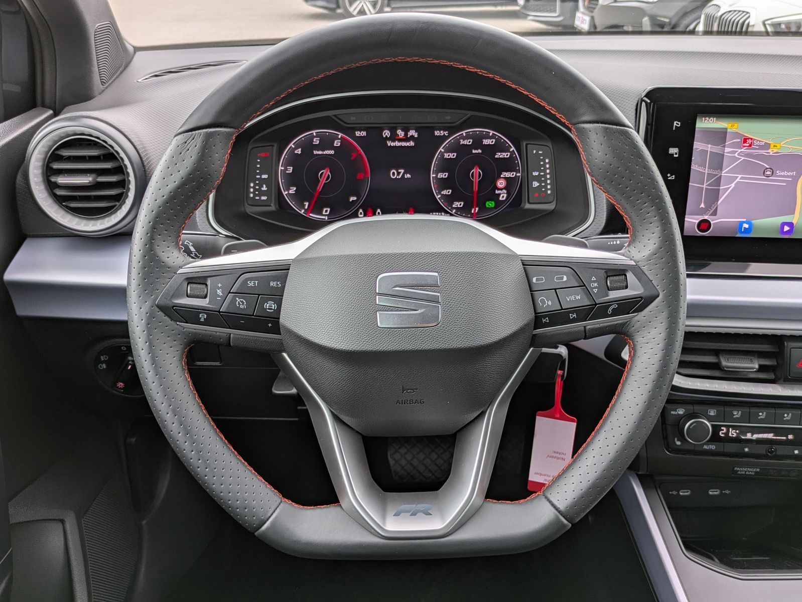 Fahrzeugabbildung SEAT Arona 1.5 TSI FR DSG AHK*ACC*LED*APP*DAB*KAMERA