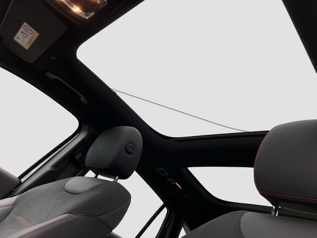 Fahrzeugabbildung Mercedes-Benz GLA 200 4M AMG*MBUX HIGH-END*PANO-SD*DISTR*360°