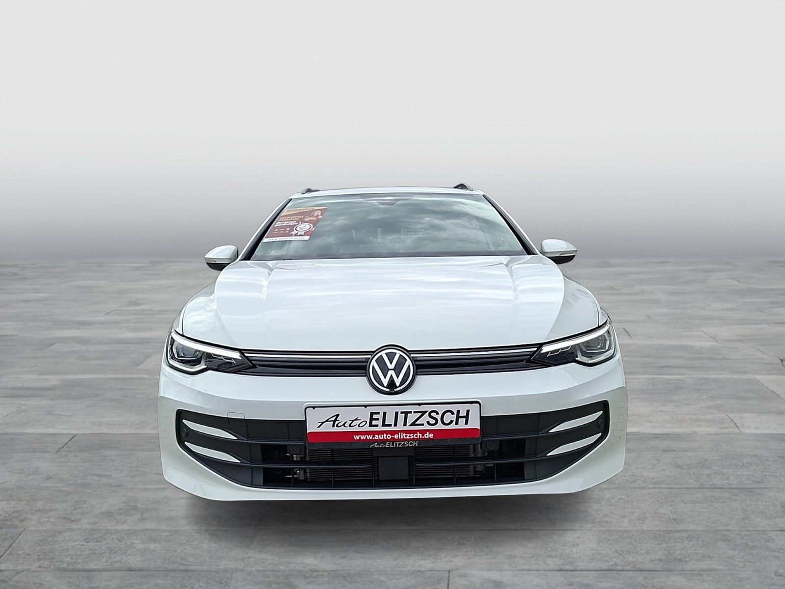 Fahrzeugabbildung Volkswagen Golf VIII Variant TSI LED AHK ACC PDC SH LM