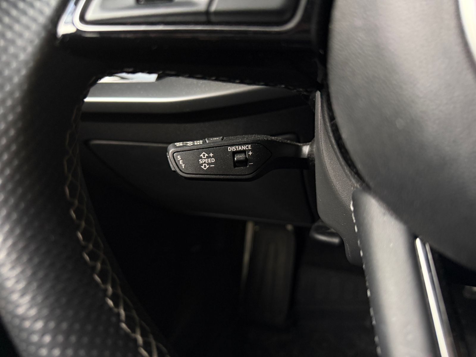 Fahrzeugabbildung Audi A3 Sportback  35 TFSI S line AHK LED NAVI