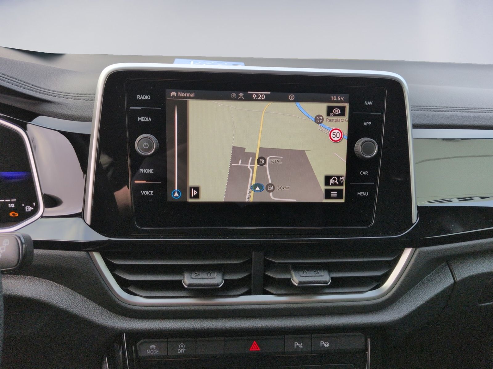 T-Roc 1.5 TSI DSG R-Line KAMERA+AHK+NAVI