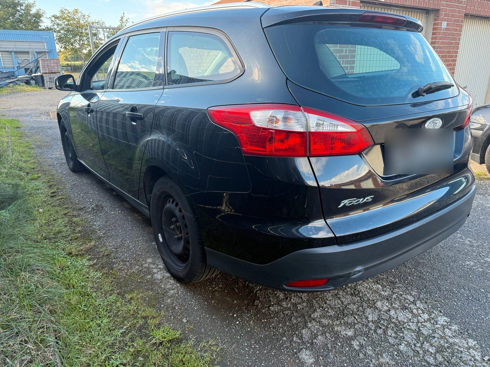 Ford Focus 2011 — photo 7