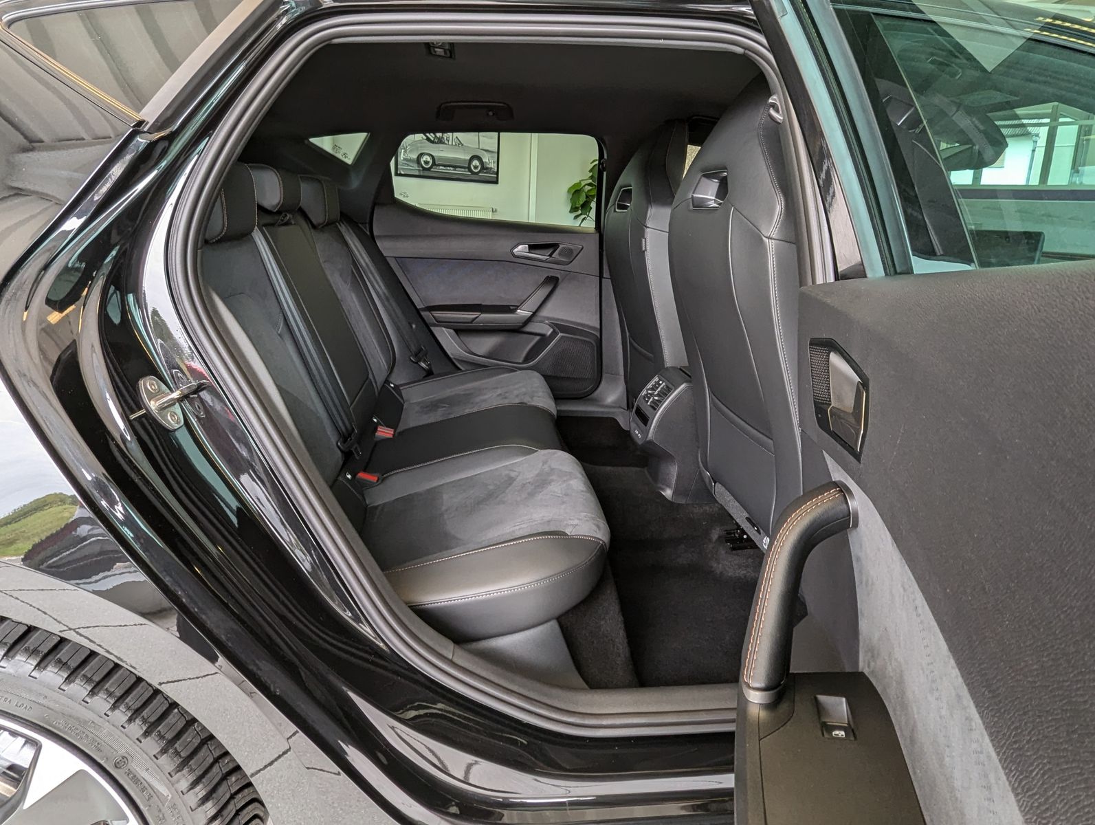 CUPRA Leon 1.5 eTSI Dynamic Edge-Paket Assist-XL Memor - Image 14