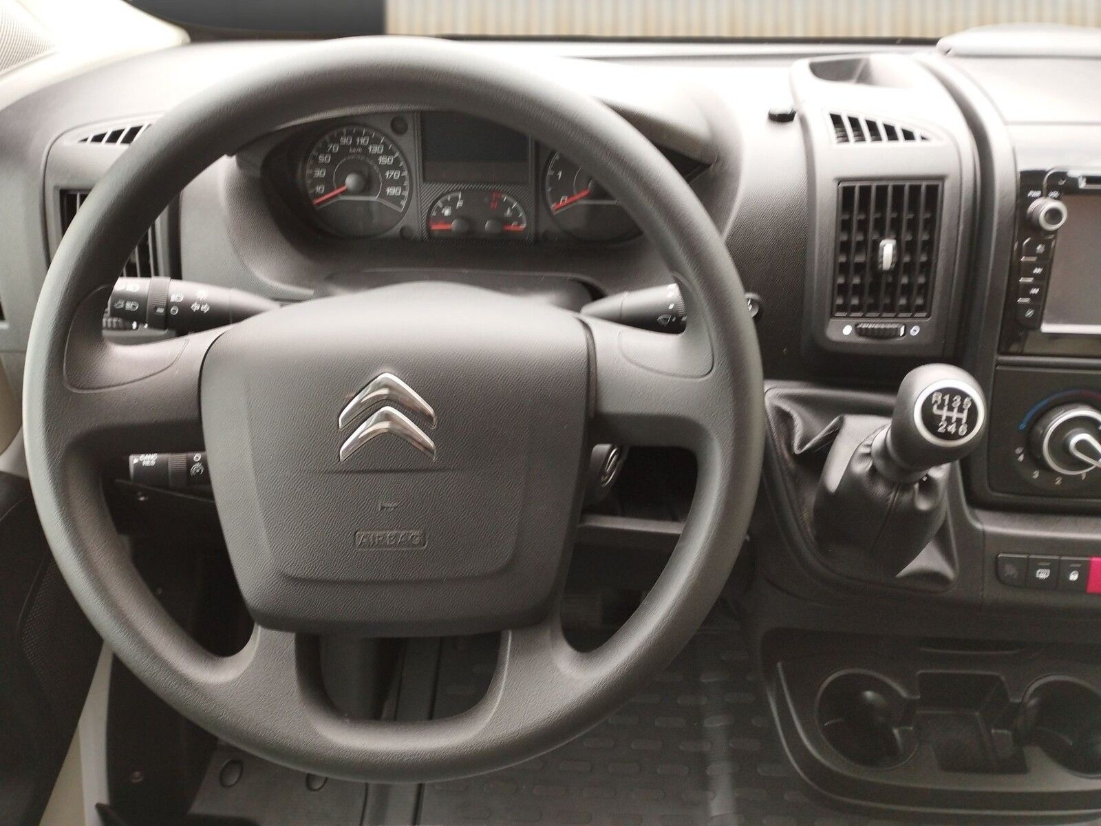 Fahrzeugabbildung Sunlight V 60 RFK,Fahrradträger