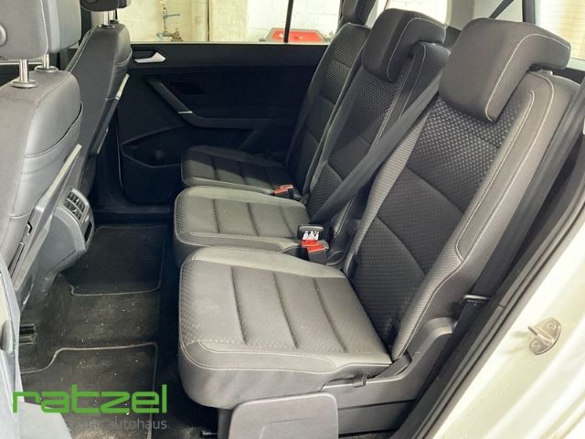 Fahrzeugabbildung Volkswagen Touran 2.0 TDI ACTIVE Navi ACC Apple CarPlay