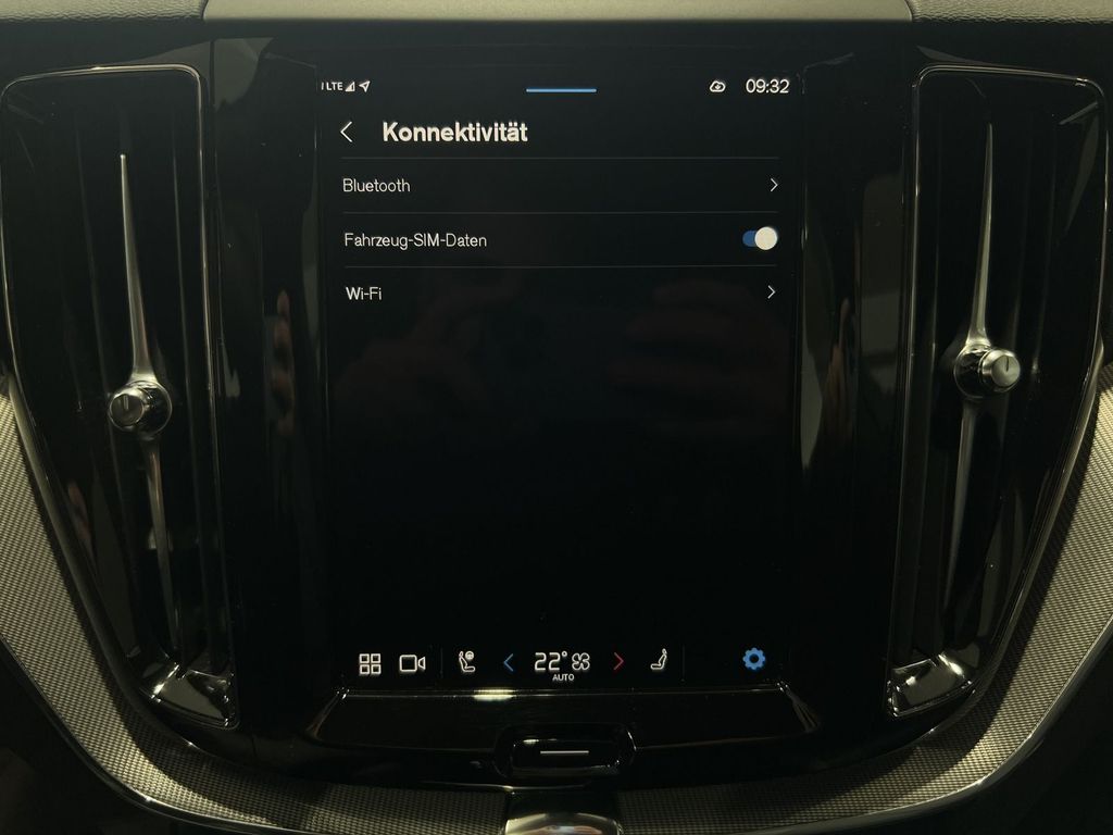 Volvo XC60 T6 Plus Dark Recharge AWD ACC BLIS AHK LED
