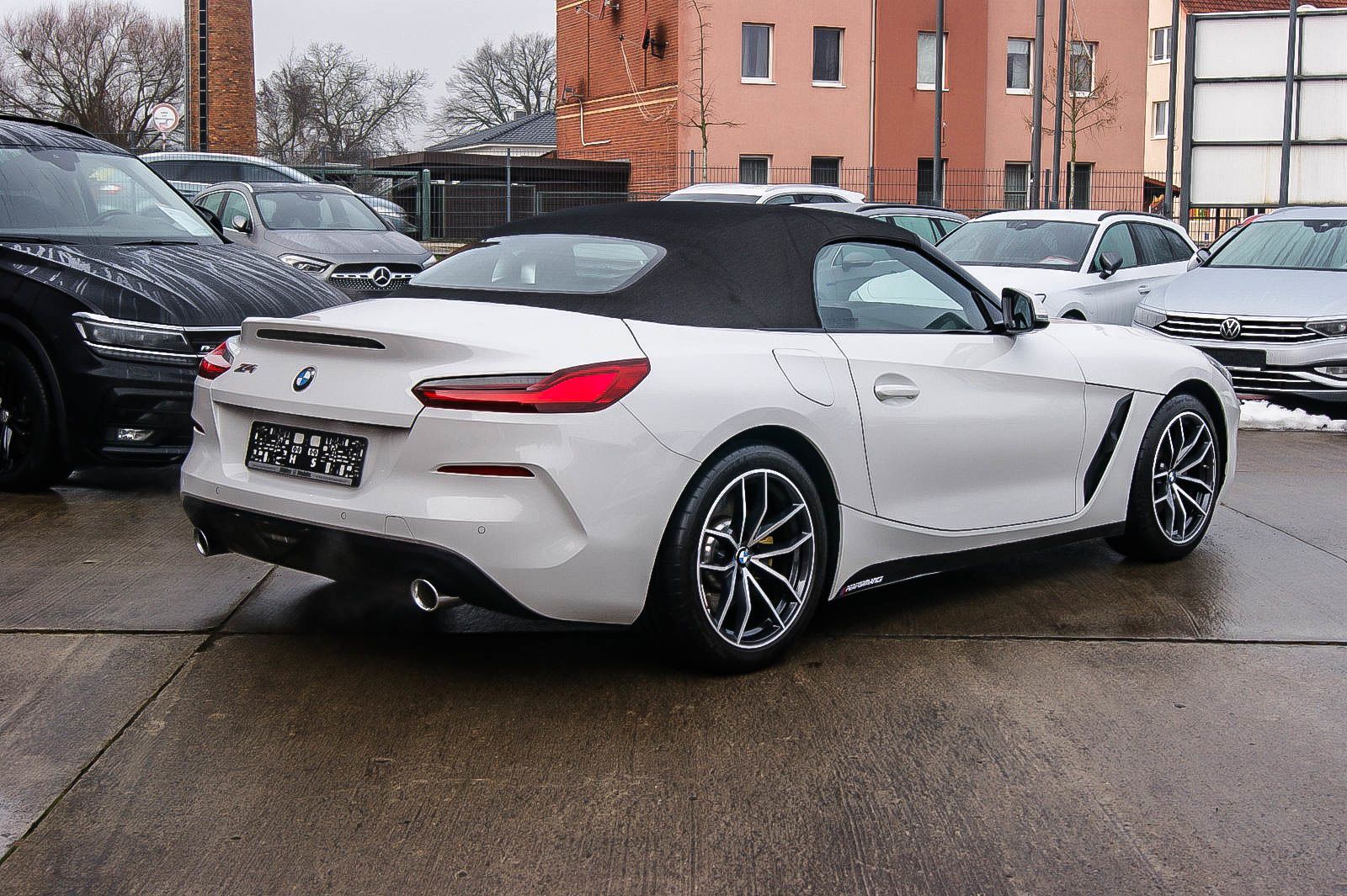 Fahrzeugabbildung BMW Z4 Roadster sDrive 20 i Sport Line LEDER KEYLESS