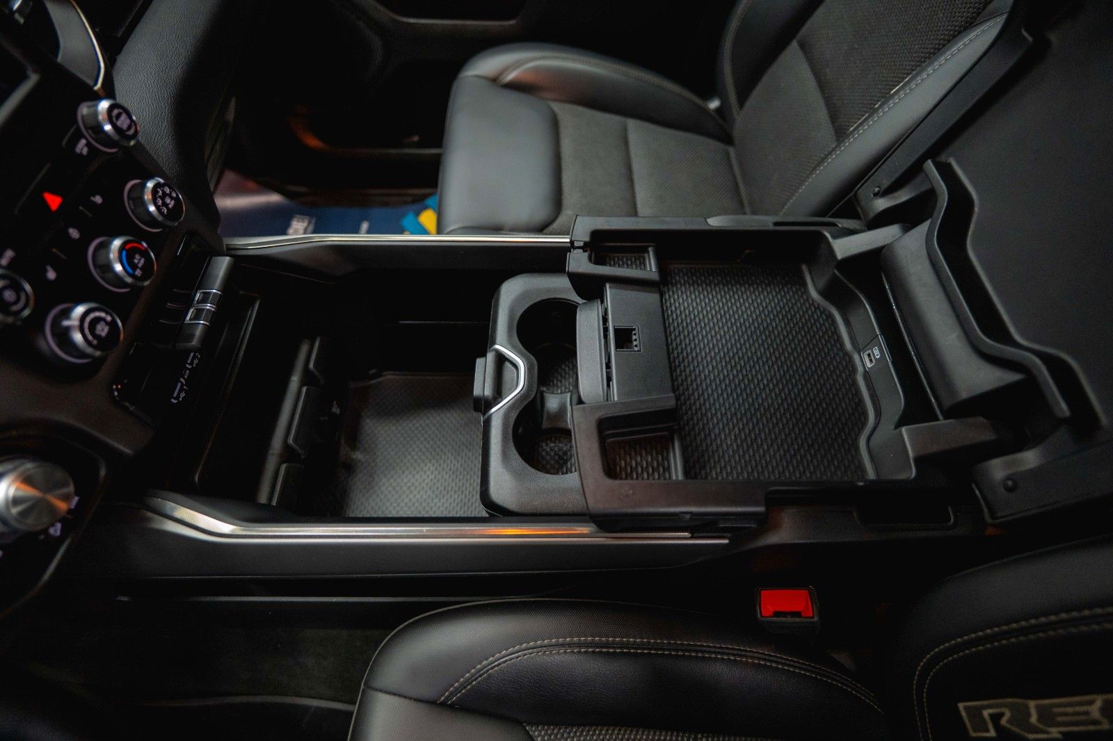 Fahrzeugabbildung Dodge RAM 5.7 V8 HEMI 4x4 REBEL OFFROAD Night AxleLock